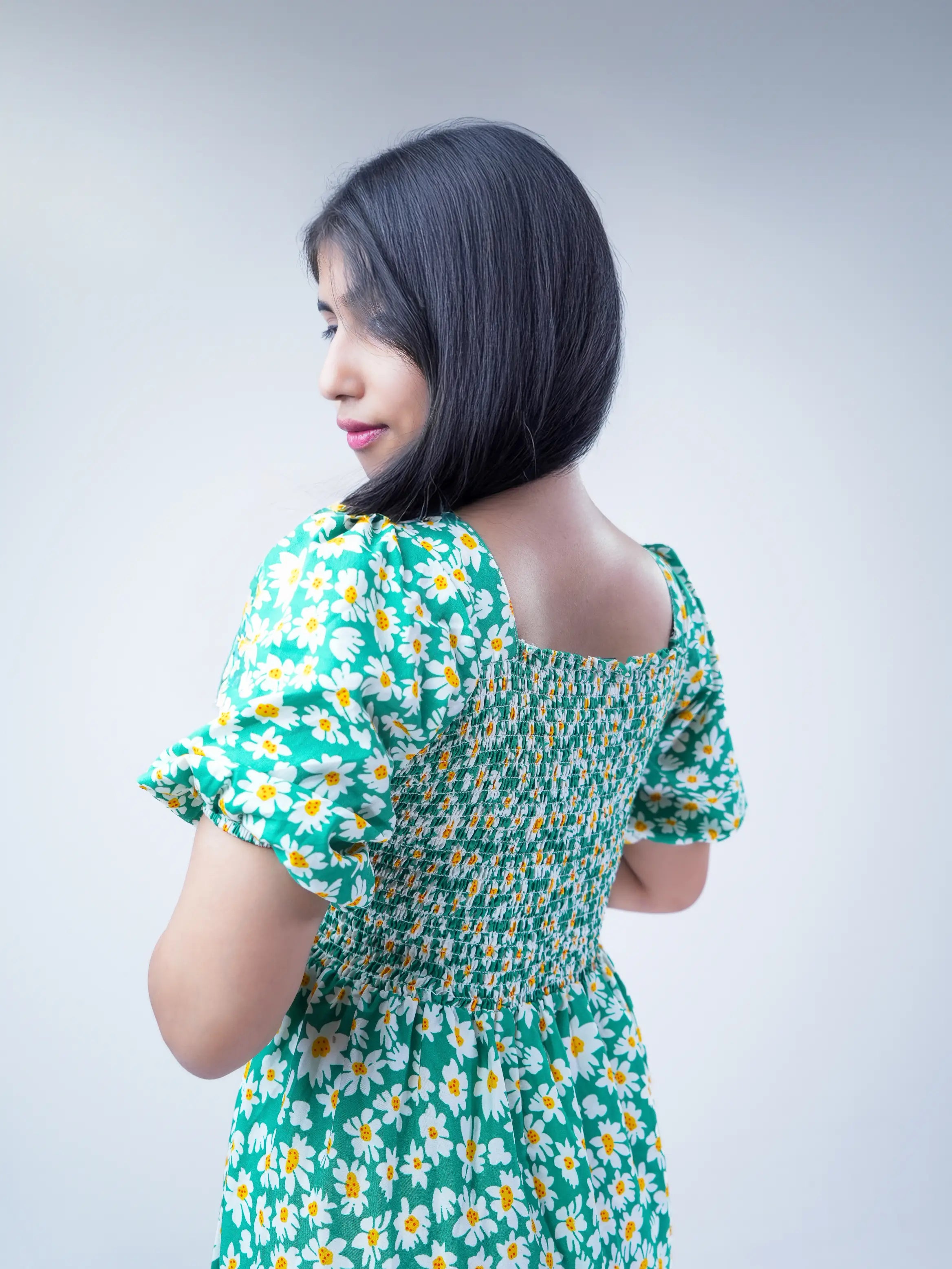 Green Daisy Print Smocked Midi Dress